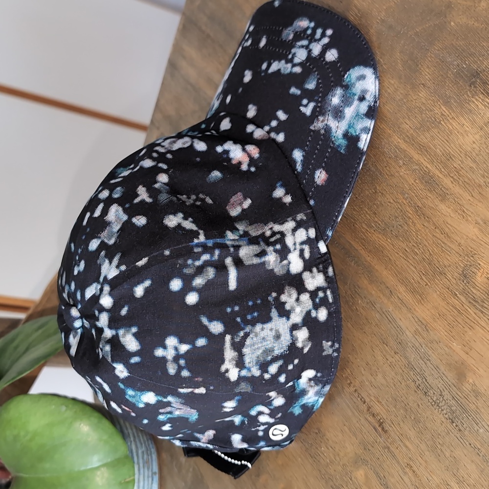 NWOT Lululemon Baller Hat Run in Pixel Haze Multi Black